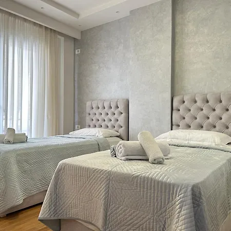 White Atrium Deluxe شقة ساراندا